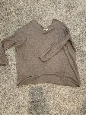Caslon Relaxed V-Neck Knit Sweater in Taupe Brown